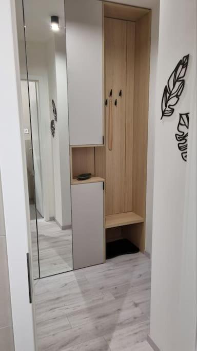 M&M1 Studio Apartment Near Center With Free Parking - Ac Кошице Екстер'єр фото