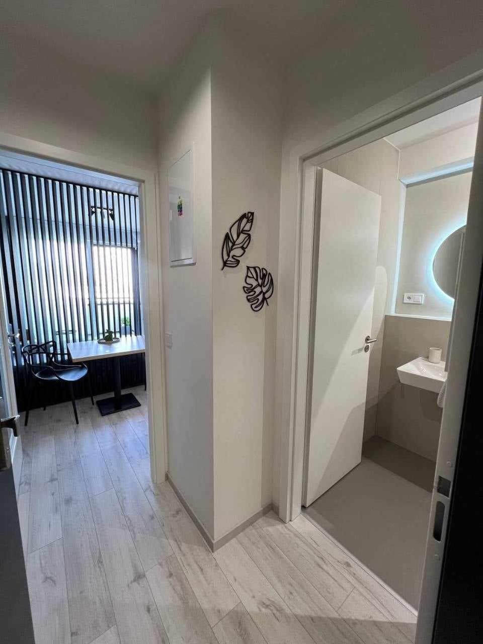 M&M1 Studio Apartment Near Center With Free Parking - Ac Кошице Екстер'єр фото
